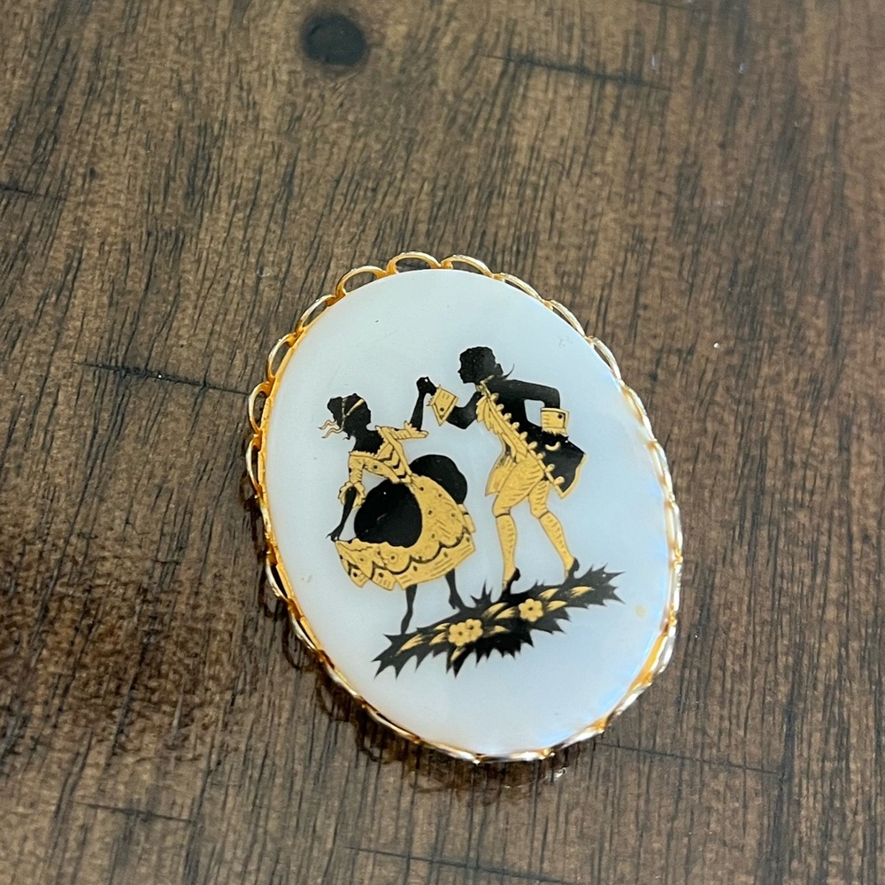 Vintage Cameo of Two Dancers